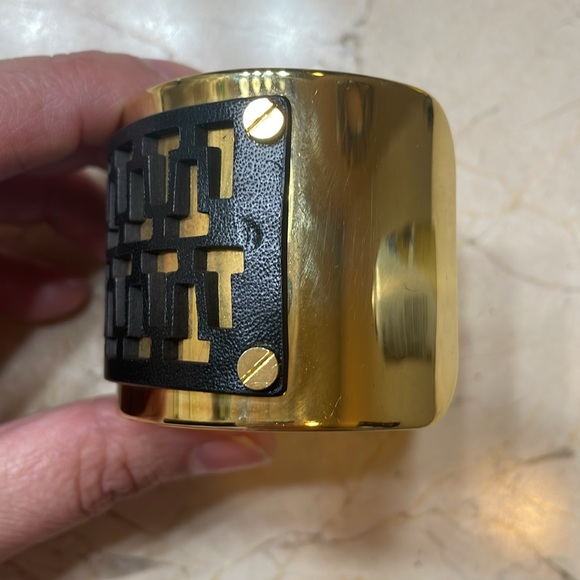 Tory Burch wide cuff bracelet - Picture 4 of 5